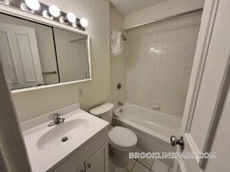 Building Photo - 185 Freeman St