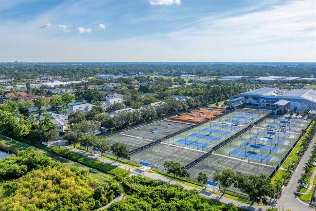 Building Photo - 5425 46th Ct W