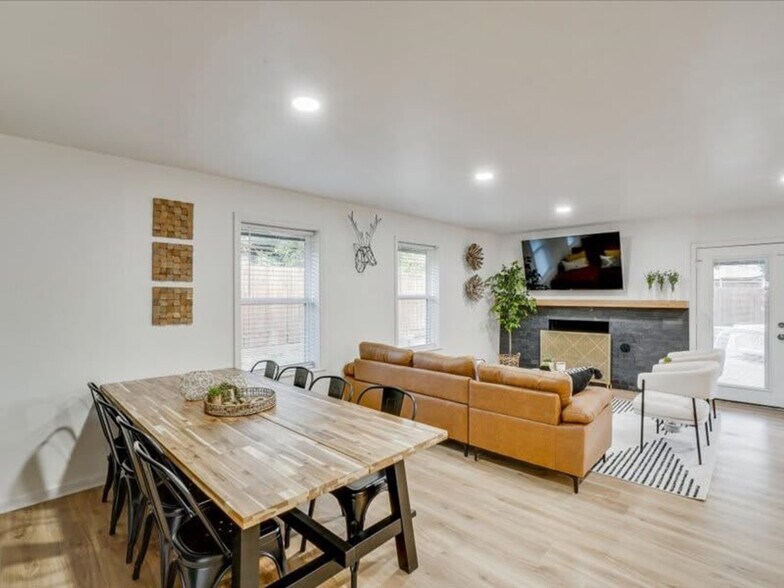 Building Photo - 3154 Darvany Dr