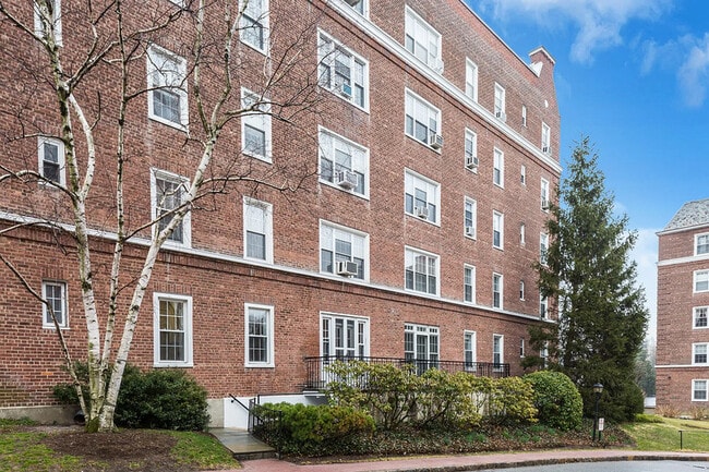 Building Photo - 4 Midland Gardens