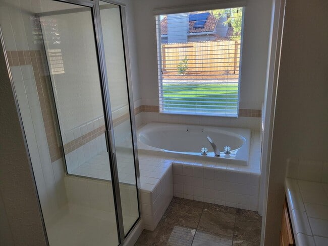 Building Photo - NICE TWO STORY ROCKLIN HOME WITH LARGE BONUS ROOM UPSTAIRS NEXT TO TWIN OAKS PARK & SCHOOLS!