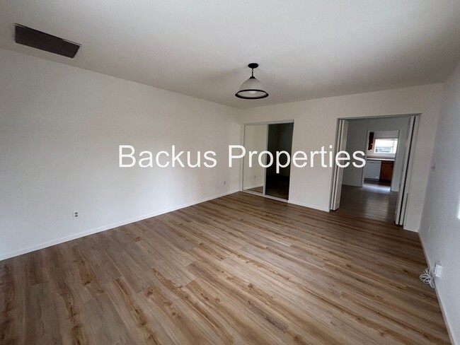 Building Photo - Wonderful two-bedroom unit in Monterey