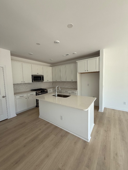 Building Photo - 265 Sweetbay Tree Dr