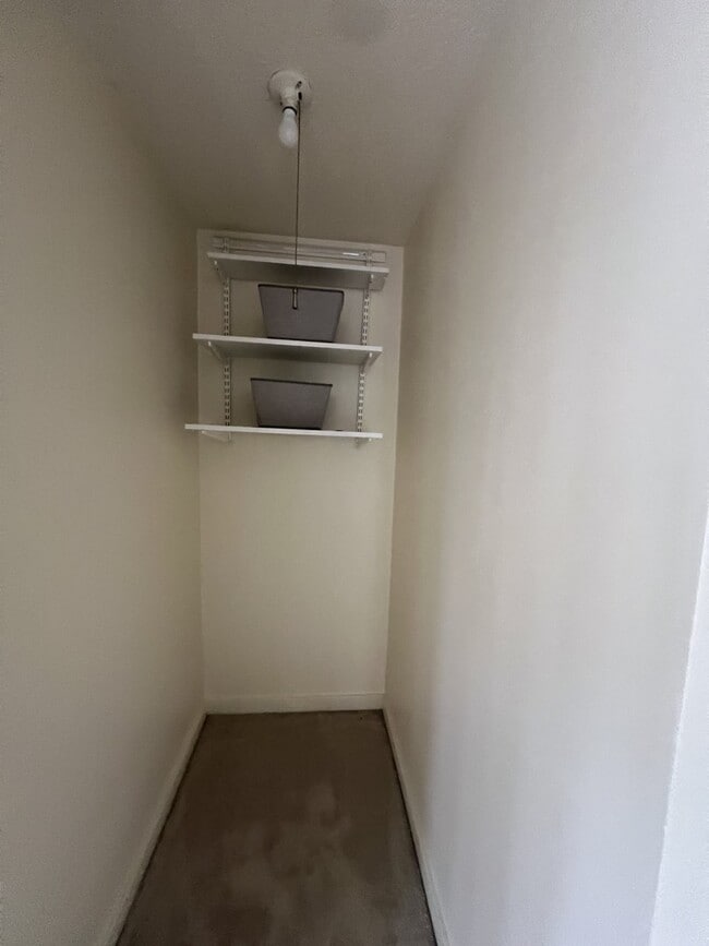 Building Photo - 6700 S South Shore Dr