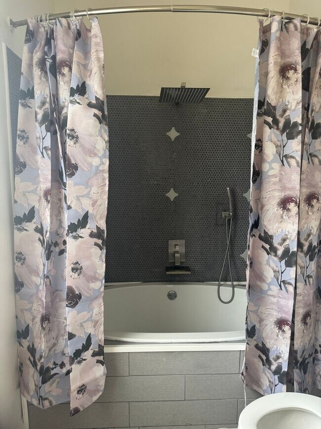 Building Photo - Charming 4BR House in New Orleans