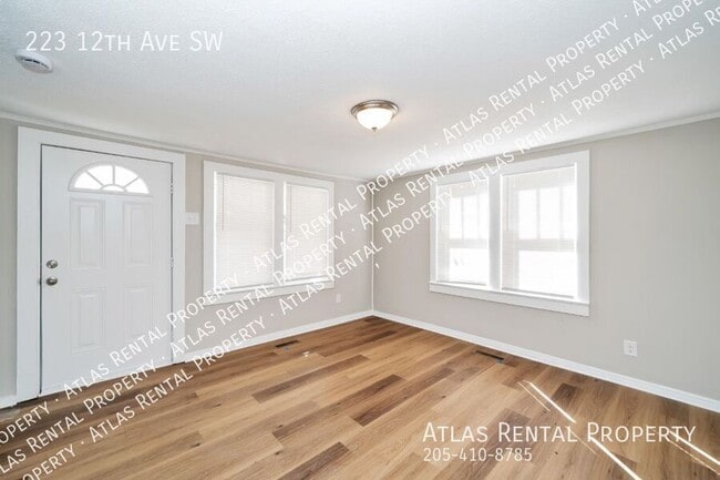 Building Photo - 223 12th Ave SW
