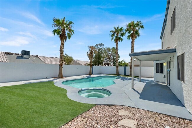 Building Photo - 4646 Spruce Oak Dr