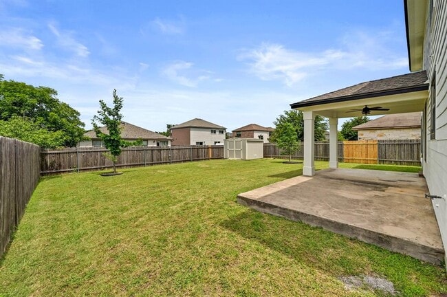 Building Photo - 214 Briarwood Dr