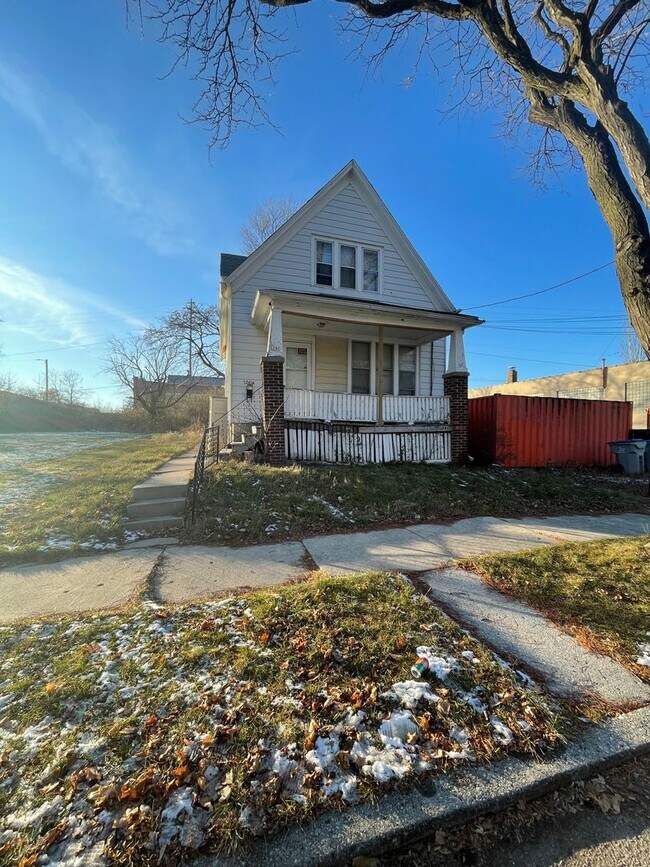 Primary Photo - 5241 North 31st Street