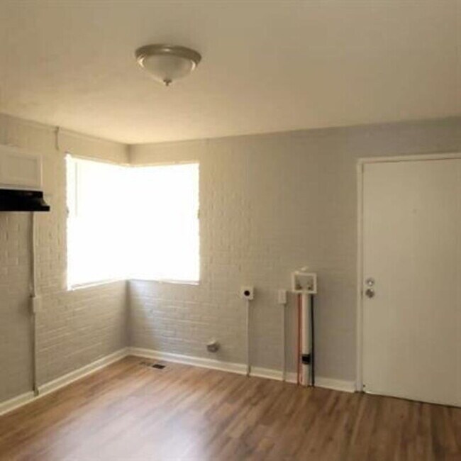 Building Photo - 303 Butler St