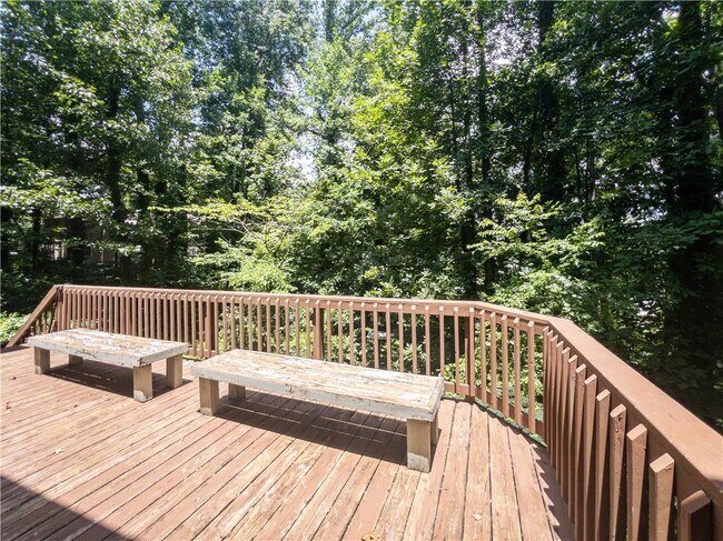 Building Photo - 965 Millbrook Ct