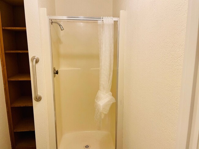 Building Photo - Wonderful South Salem Home in great neighborhood.