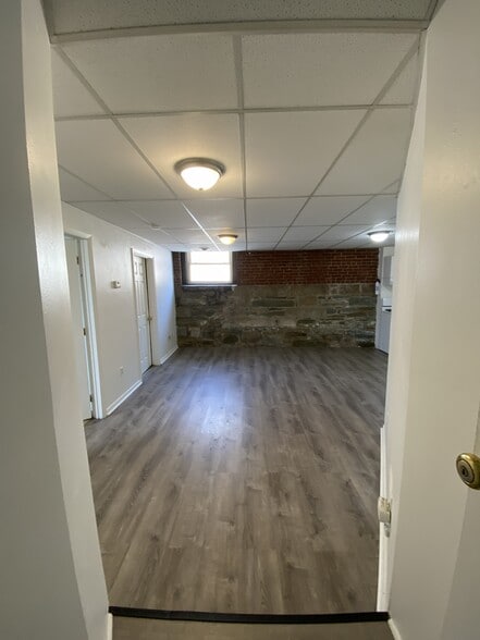 Building Photo - 5752 Ellsworth Ave