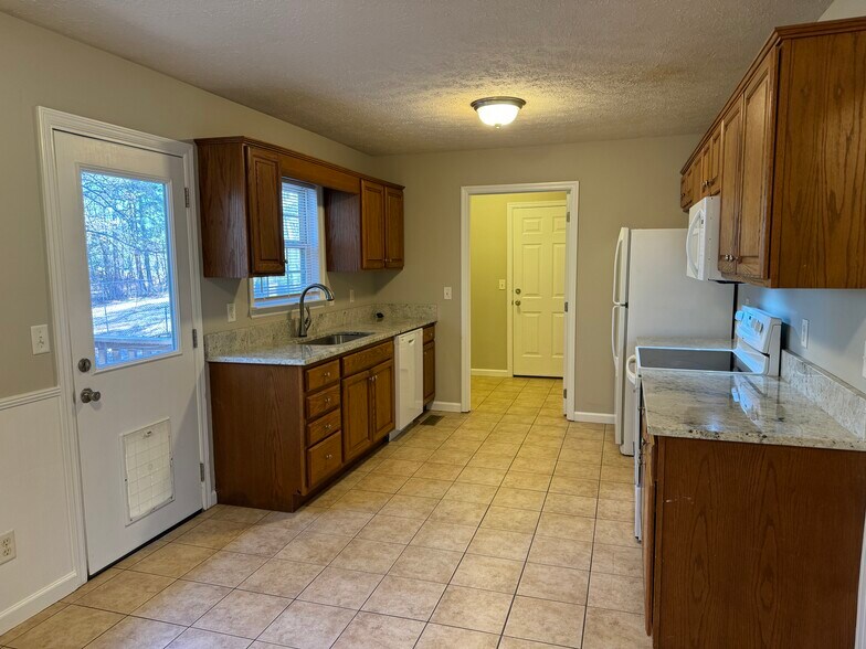 Building Photo - 66 Wildfire Dr