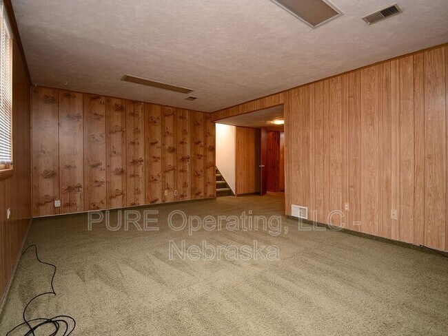 Building Photo - 3333 S 82nd St