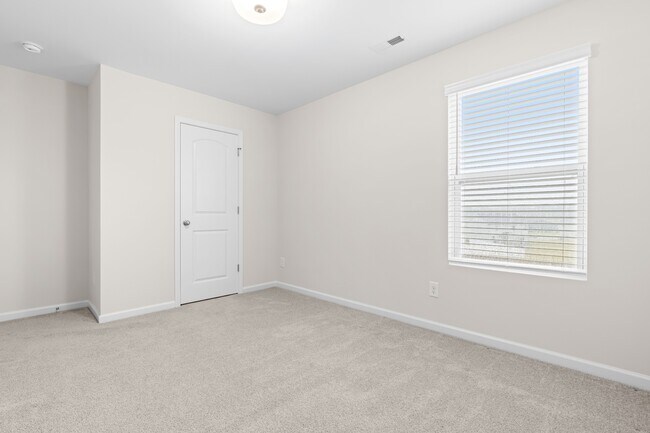 Building Photo - 66 Arlie Ln