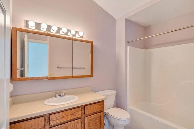 Building Photo - River Run Townhome With Large Finished Basement