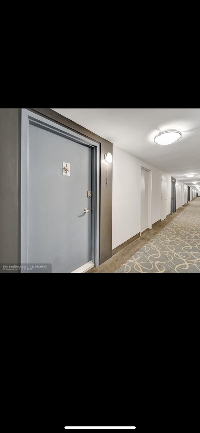 Building Photo - 3015 N Ocean Blvd