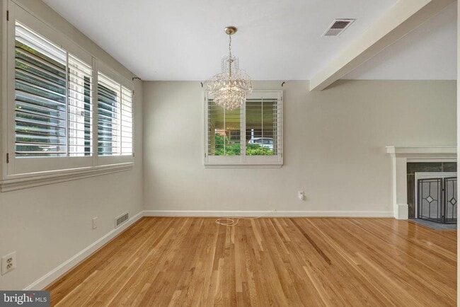 Building Photo - 6903 Fern Ln