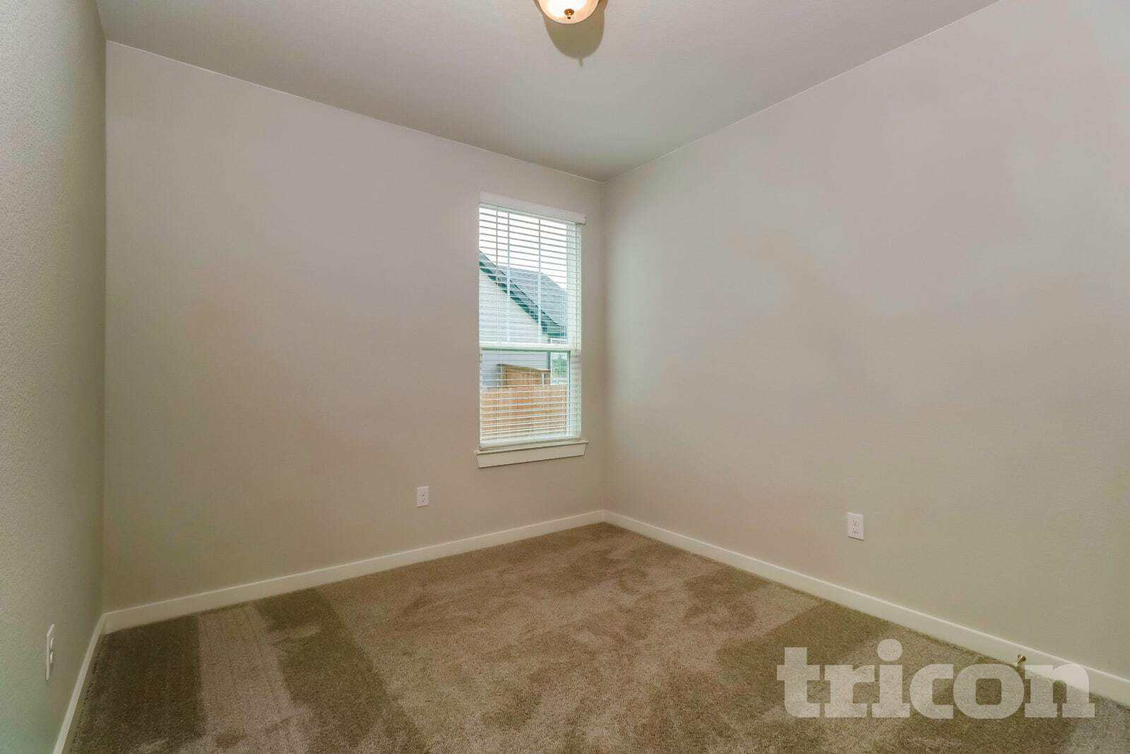Building Photo - 1609 Mexican Heather Dr