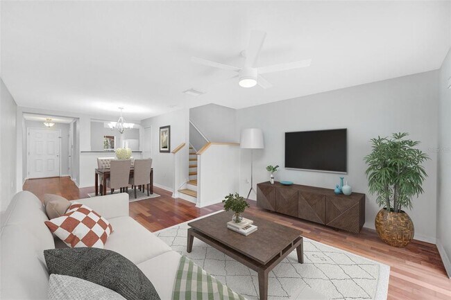 Building Photo - 6928 Hawthorne Trace Ln