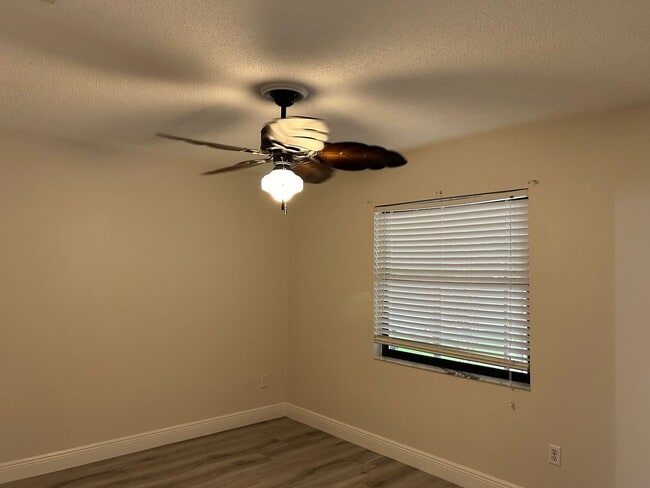 Building Photo - Water view - Pool home