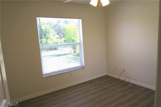 Building Photo - 2309 SE 5th Pl