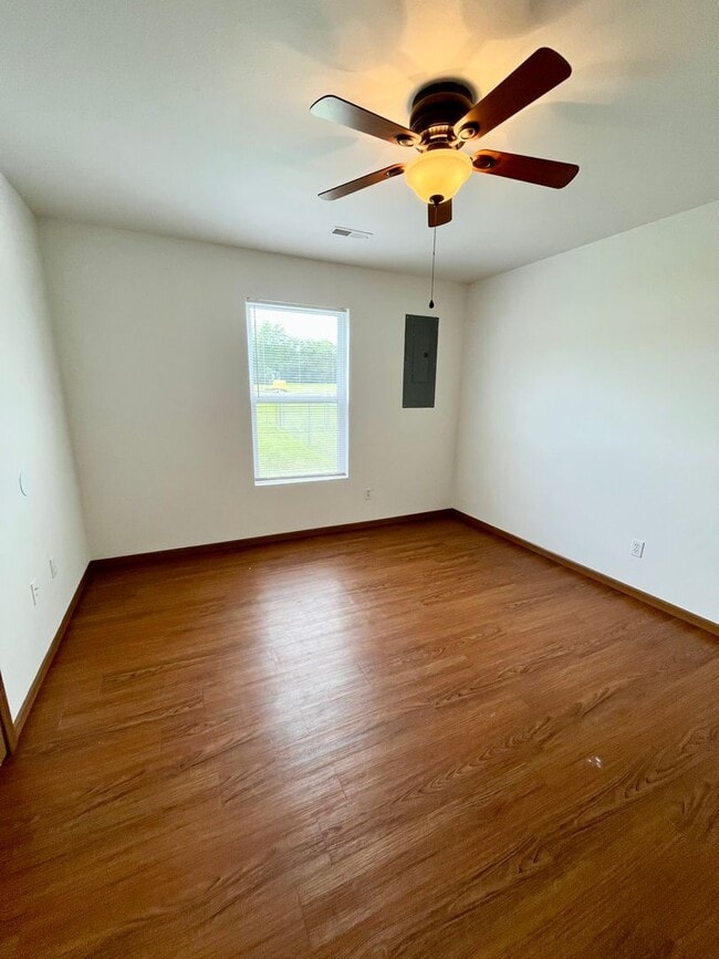 Building Photo - All Inclusive Duplex | 3 Bed | 2 Bath