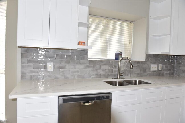 Building Photo - Glenmeadow Drive, Stafford, TX 77477 - 4 BR 2.5 BA single-family home