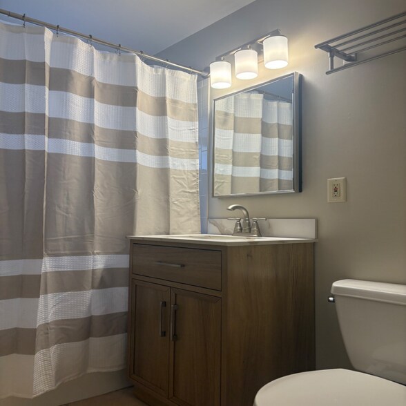 Building Photo - 26 Robin Rd