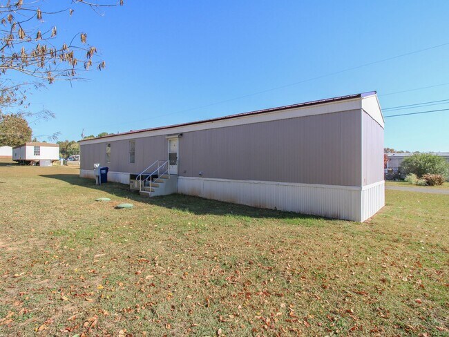 Building Photo - Recently Updated Manufactured Home!