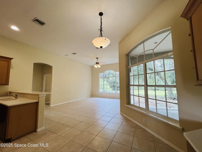 Building Photo - 5810 Eagle Way