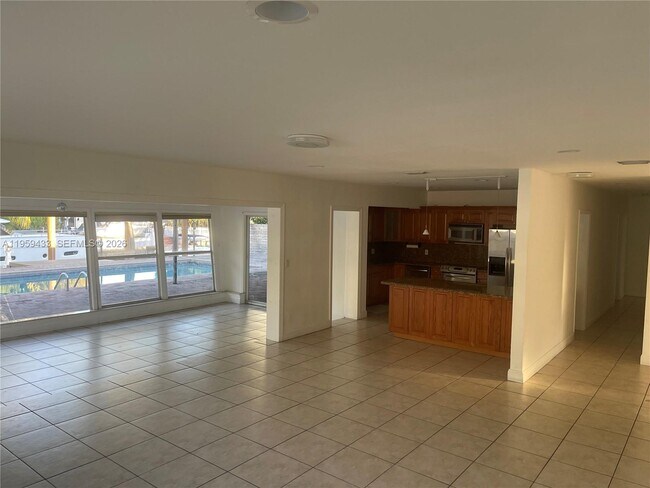 Building Photo - 13205 Ortega Ln