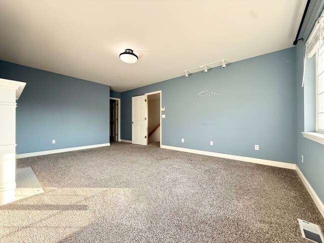 Building Photo - 3531 NE 24th Ct