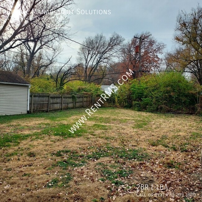 Building Photo - 1725 SW Green Acres Ave