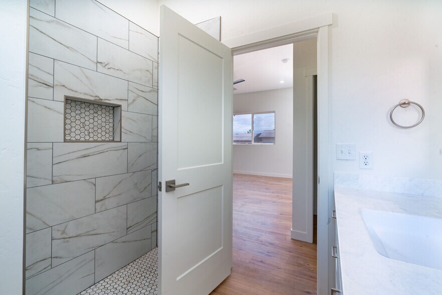 Building Photo - 534 Mockingbird Ln