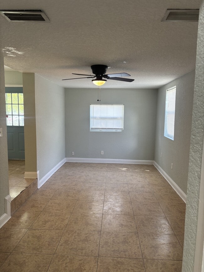 Building Photo - 10615 Biscayne Blvd