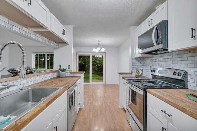 Building Photo - South Hill Puyallup 3 bed/2bth Home