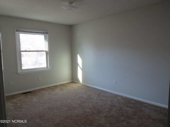 Building Photo - 314 Bracken Pl