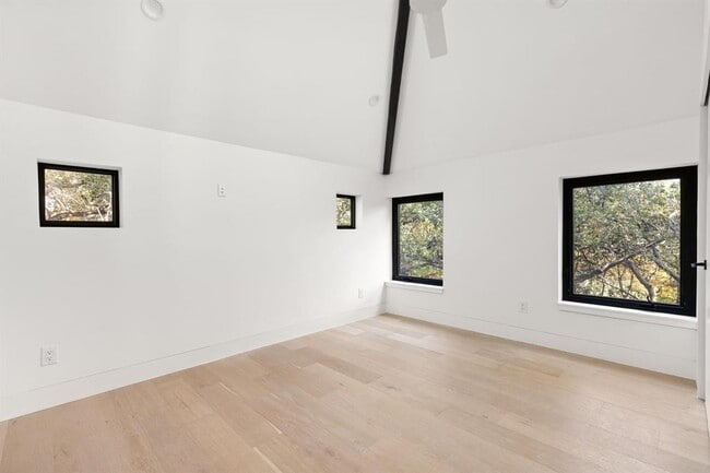 Building Photo - 1603 Chelsea Ln