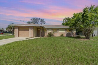 Building Photo - Completely Remodeled 3 Bed 2 Bath 1 Car Ga...