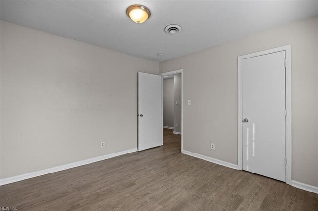 Building Photo - 3324 Kansas Ave