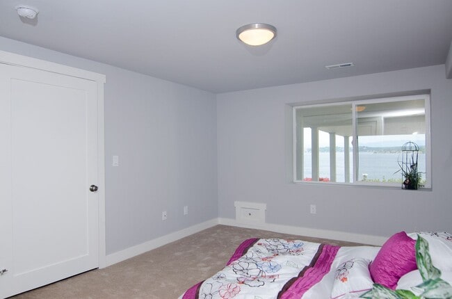Building Photo - 4Bd/3.5Ba Seattle Home