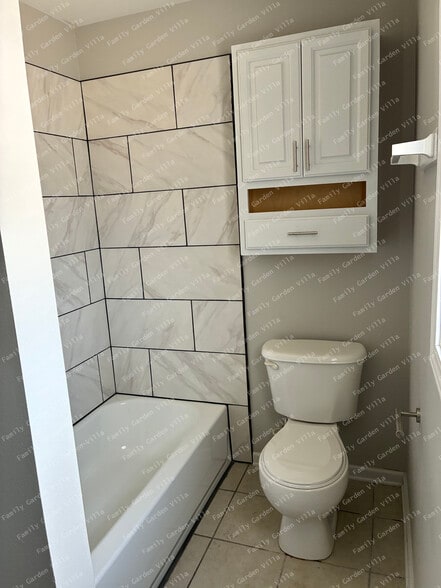 Building Photo - 338 Gloria St