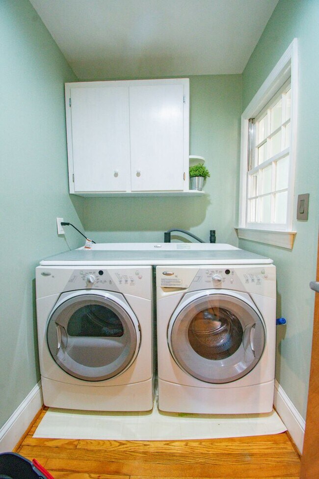 Building Photo - Available 3/27/26 - Charming Haymount 3 Bedroom 2 Bathroom Home- Pets Okay