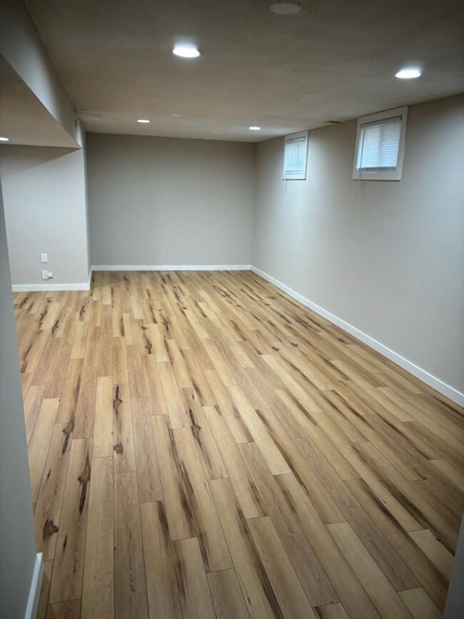 Building Photo - 3BR/2.5BA Home Available 12/1