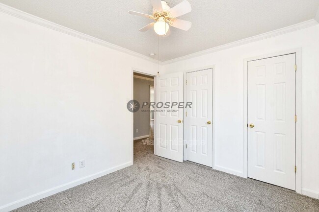 Building Photo - 1082 Hampton Rd