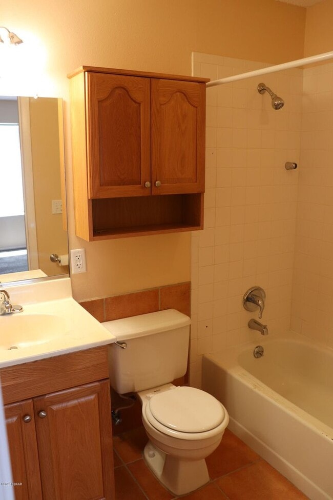 Building Photo - Two Story Townhome