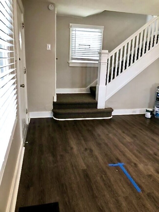 Building Photo - *** Swissvale * Beautiful & Spacious 4 Bedroom / 2 Bath House * Large Fenced in Backyard * Pet Fr...