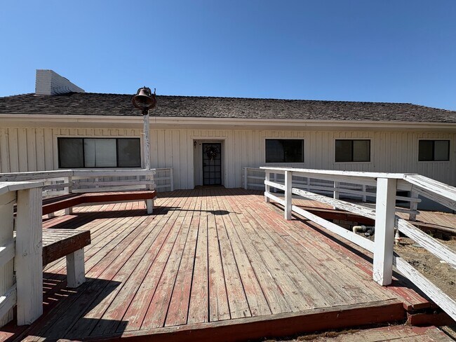 Building Photo - 41181 Wide Awake Ranch Rd